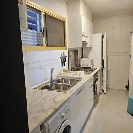 Amaika, Close To Beach, With Parking & Pools *